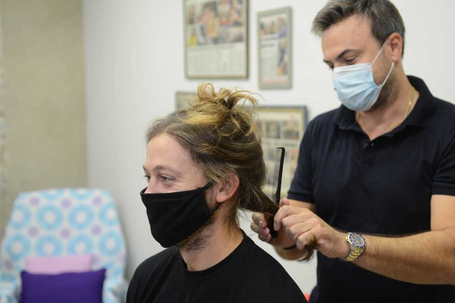 iatrikes-peroukes-hos-hair-for-help-celebrate-your-scars-201025-photo-slider-002