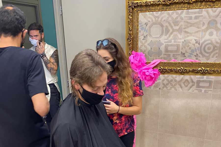 iatrikes-peroukes-hos-hair-for-help-celebrate-your-scars-201025-photo-slider-012
