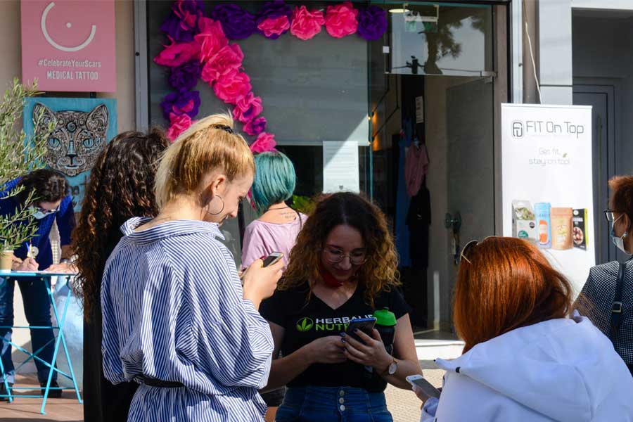 iatrikes-peroukes-hos-hair-for-help-celebrate-your-scars-201025-photo-slider-013